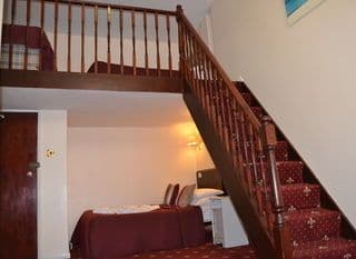 Hyde Park Court Hotel - Photo 19