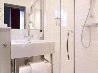 Georgian House Hotel - Photo 10