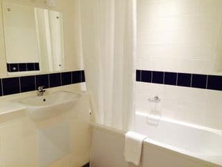 Britannia International Hotel Canary Wharf - Photo 9