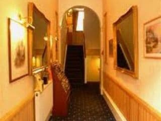 OYO Boston Court Hotel - Photo 18