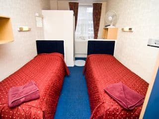 OYO Boston Court Hotel - Photo 5