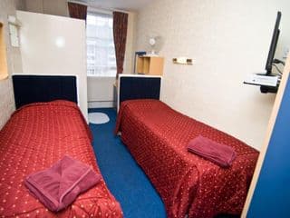 OYO Boston Court Hotel - Photo 6