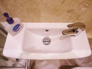Hour Glass Hotel - Photo 8