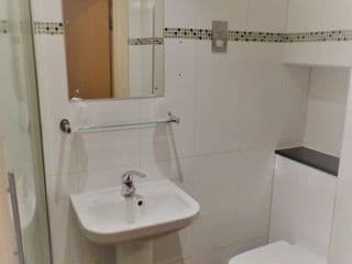 Lancaster Court Hotel - Photo 10