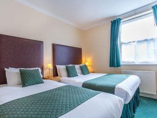 London Town Hotel - Photo 2