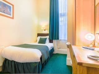 London Town Hotel - Photo 12
