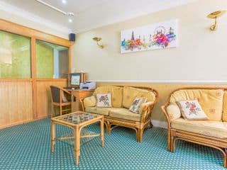 London Town Hotel - Photo 16