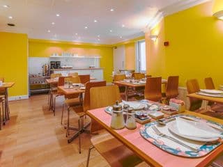 London Town Hotel - Photo 18