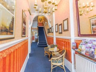 London Town Hotel - Photo 19