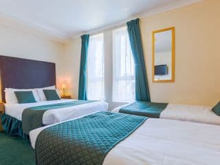 London Town Hotel - Photo 3