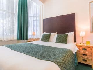 London Town Hotel - Photo 6