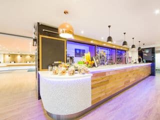 Holiday Inn London - Gatwick Airport, an IHG Hotel - Photo 12