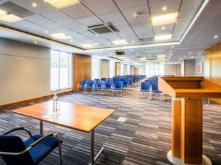 Holiday Inn London - Gatwick Airport, an IHG Hotel - Photo 14