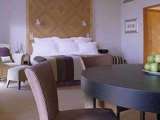 Carlton Hotel