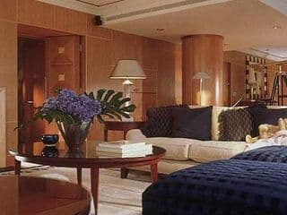 Carlton Hotel - Photo 7