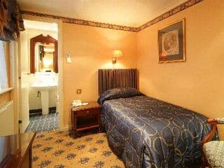 London Lodge Hotel - Photo 2