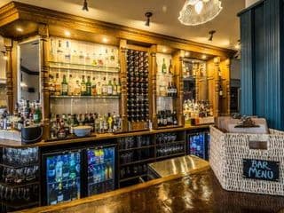 Bridge Hotel - Photo 18