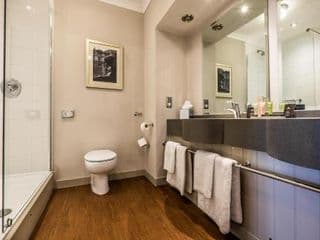 Bridge Hotel - Photo 10