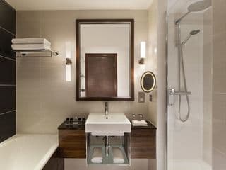 Crowne Plaza London - Gatwick Airport, an IHG Hotel - Photo 8