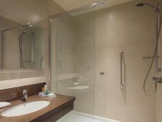 Hilton Garden Inn Luton North - Photo 11