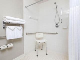Microtel Inn & Suites by Wyndham Atlanta/Buckhead Area - Photo 13
