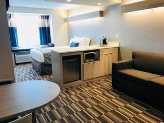 Microtel Inn & Suites by Wyndham Atlanta/Buckhead Area - Photo 15