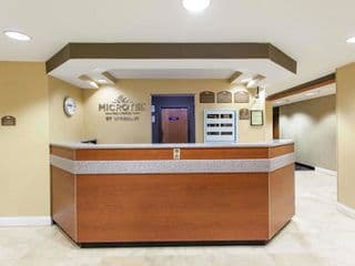 Microtel Inn & Suites by Wyndham Atlanta/Buckhead Area - Photo 17