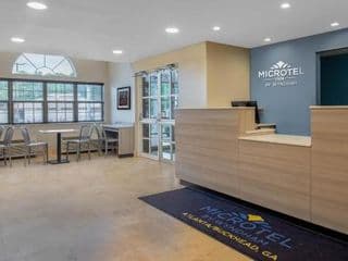 Microtel Inn & Suites by Wyndham Atlanta/Buckhead Area - Photo 19