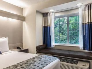 Microtel Inn & Suites by Wyndham Atlanta/Buckhead Area - Photo 5
