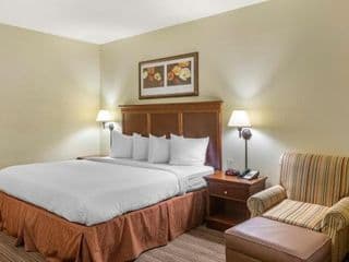 Country Inn & Suites by Radisson, Atlanta Downtown South at Turner Field, GA - Photo 21