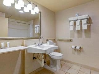 Country Inn & Suites by Radisson, Atlanta Downtown South at Turner Field, GA - Photo 8
