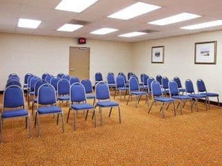 Country Inn & Suites by Radisson, Atlanta Downtown South at Turner Field, GA - Photo 11