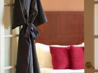Atlanta Marriott Suites Midtown - Photo 11
