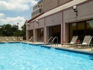 Atlanta Marriott Suites Midtown - Photo 21