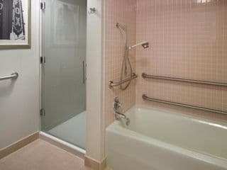 Atlanta Marriott Suites Midtown - Photo 10
