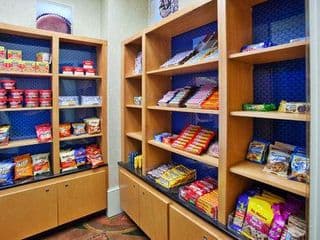 Hampton Inn & Suites Atlanta Downtown - Photo 14