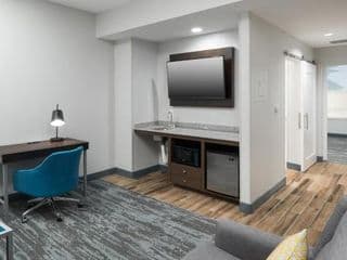 Hampton Inn & Suites Atlanta Downtown - Photo 8