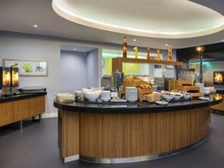 Holiday Inn Express London Heathrow T5, an IHG Hotel - Photo 15