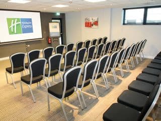 Holiday Inn Express London Heathrow T5, an IHG Hotel - Photo 18