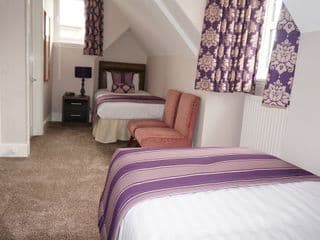 The Lawn Guest House Gatwick - Photo 2