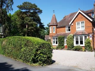 The Lawn Guest House Gatwick - Photo 20
