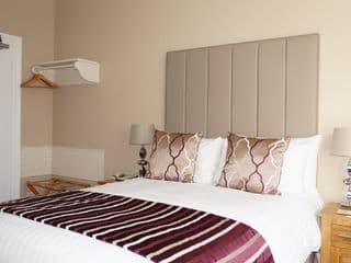 The Lawn Guest House Gatwick - Photo 3