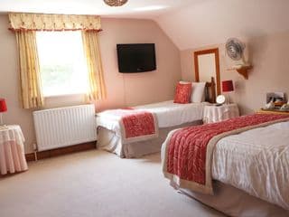 The Lawn Guest House Gatwick - Photo 9