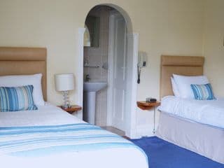 The Lawn Guest House Gatwick - Photo 10
