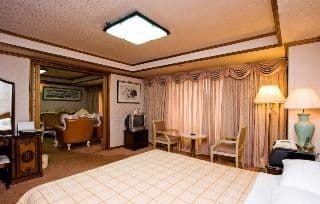 Hotel Capital - Photo 2