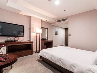 New Hilltop Hotel - Photo 3