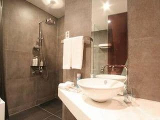 Tria Business & Boutique Hotel - Photo 11