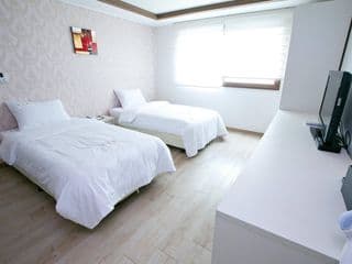 Yeongdeungpo VIP Hotel - Photo 2