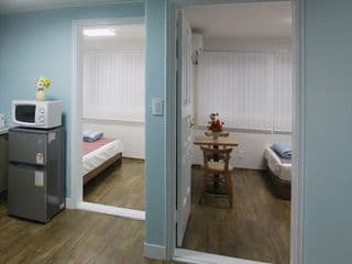 Family & Friends House - Photo 2