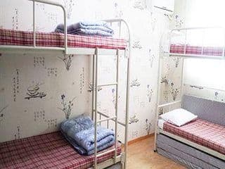 Family & Friends House - Photo 18